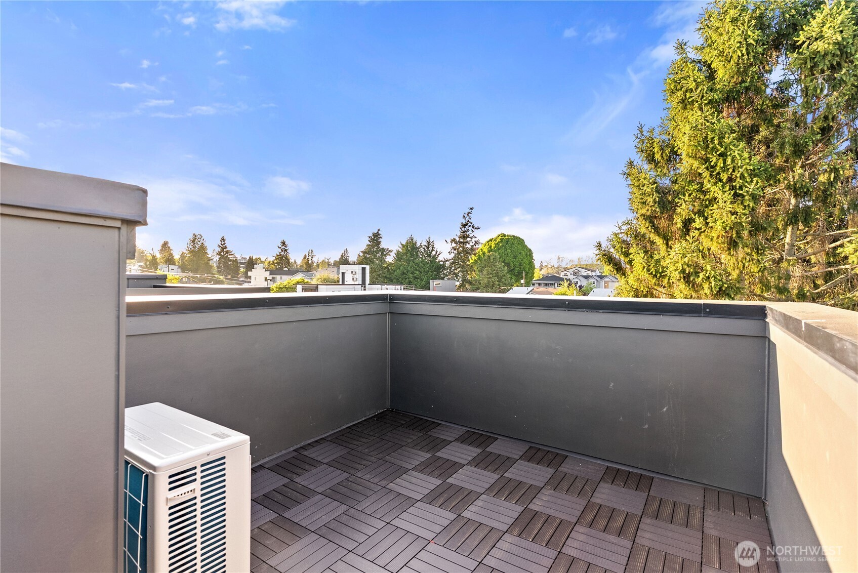 8849 Midvale Avenue North, Unit F Seattle, WA 98103 - Photo 27 of 34