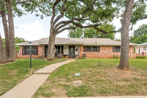 $375,000 | 5024 Fall River Drive, Fort Worth, TX 76103