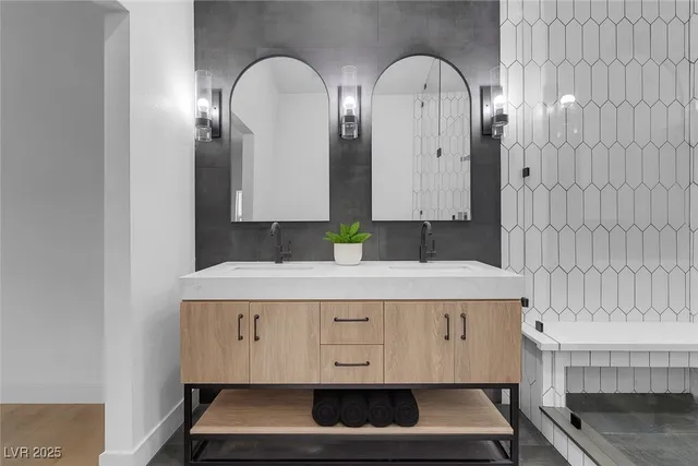 $499,999 | 363 El Pico Drive, Henderson, NV 89014