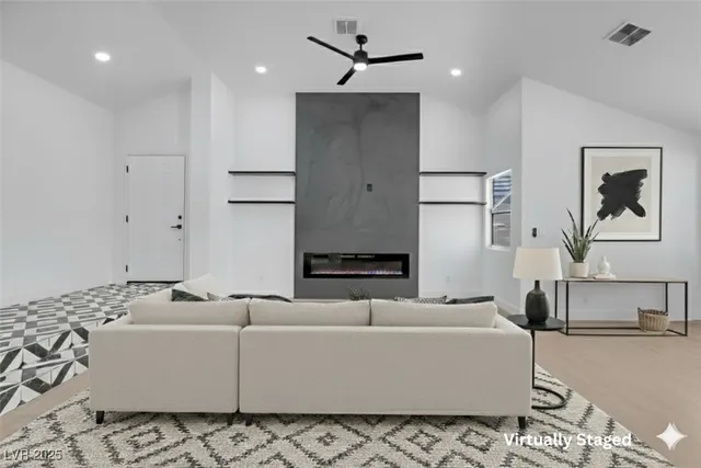 $499,999 | 363 El Pico Drive, Henderson, NV 89014