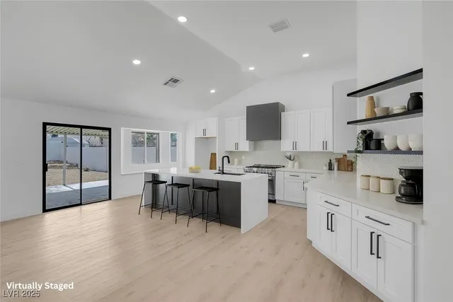 $499,999 | 363 El Pico Drive, Henderson, NV 89014