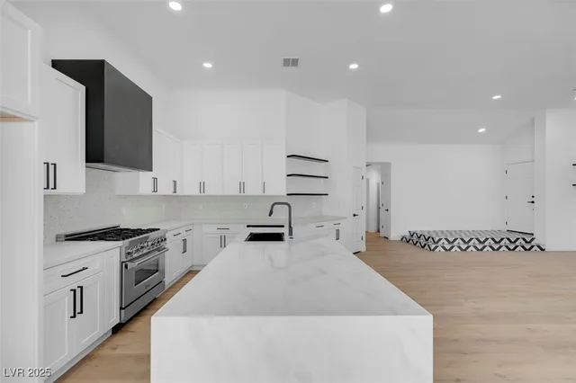 $499,999 | 363 El Pico Drive, Henderson, NV 89014