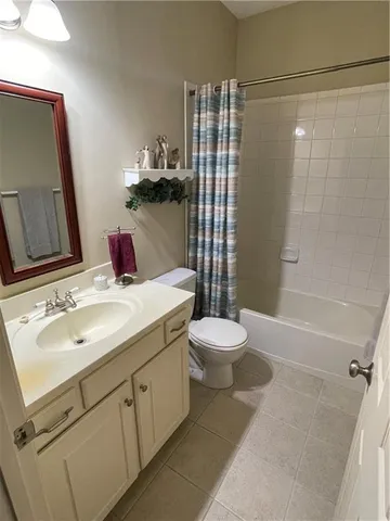 $470,000 | 4725 Meadow View Drive, Shawnee, KS 66226