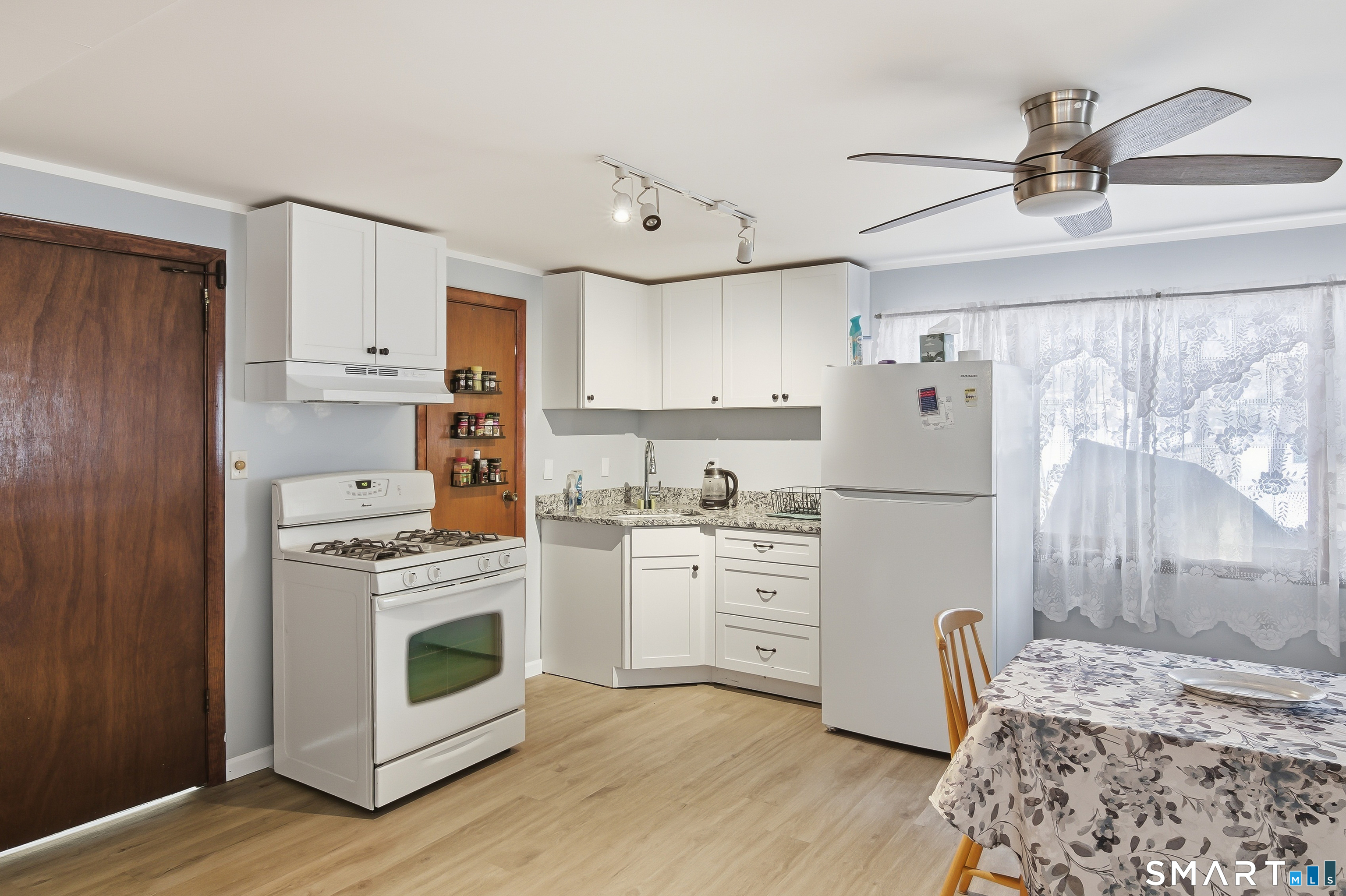 200 Short Beach Road East Haven, CT 06512 - Photo 30 of 40