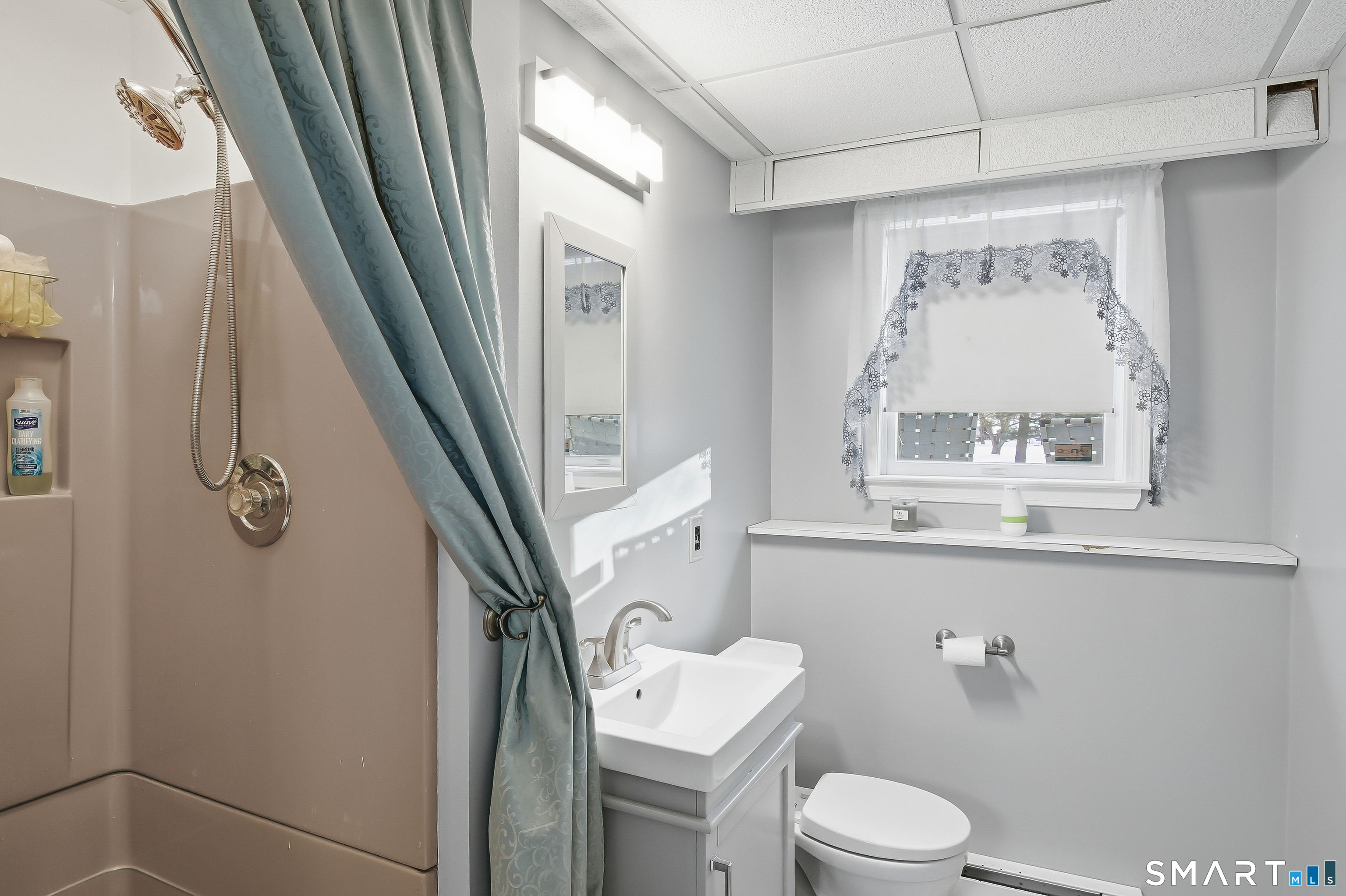 200 Short Beach Road East Haven, CT 06512 - Photo 33 of 40