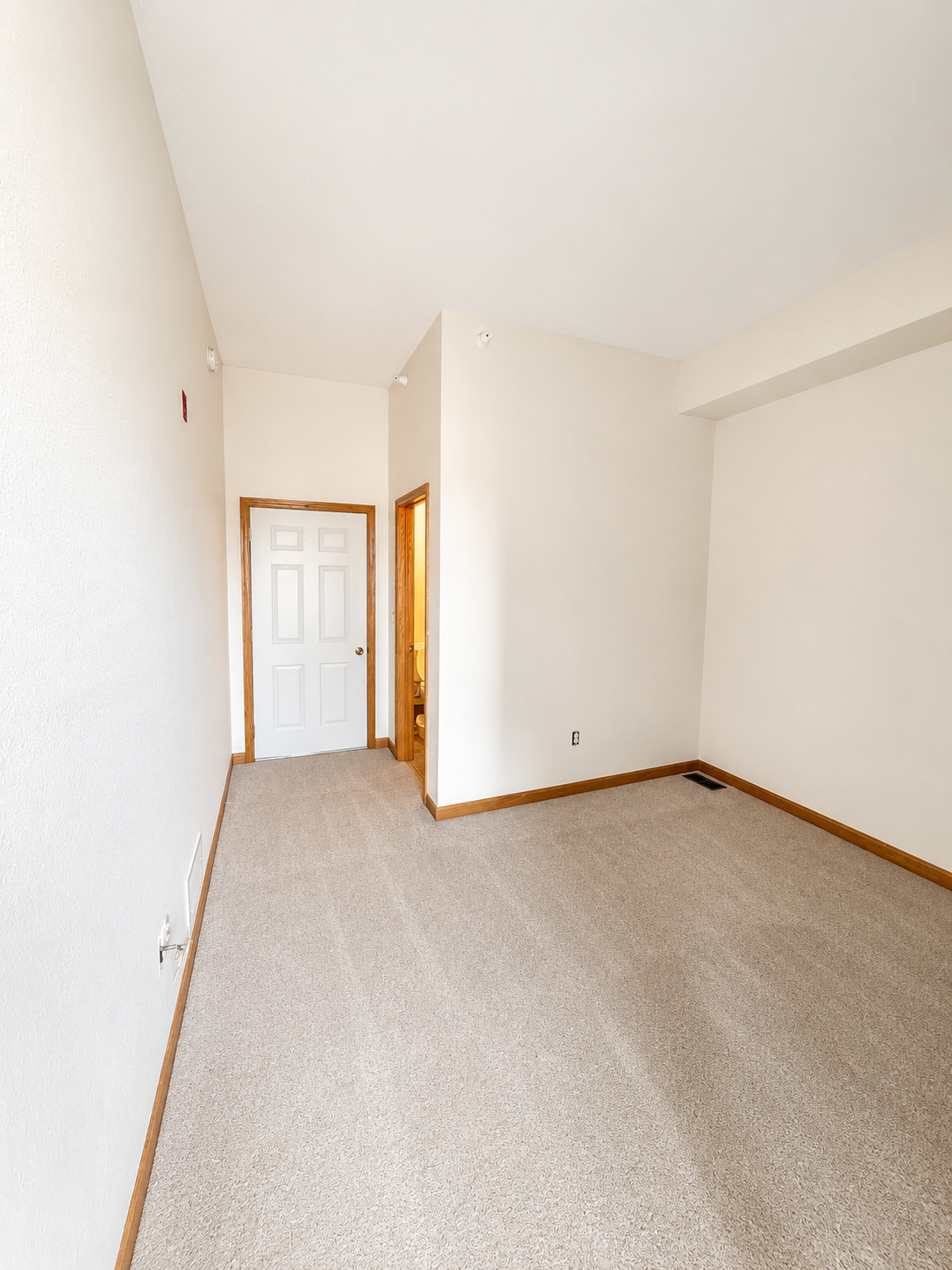 539 Pacific Avenue Southwest, Unit STUDENT Willmar, MN 56201 - Photo 5 of 43