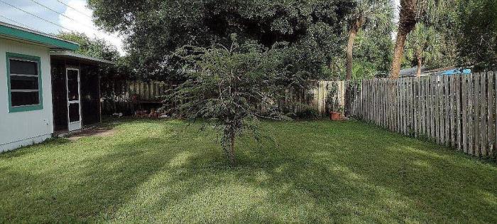 3722 Wilkinson Road Sarasota, FL 34233 - Photo 11 of 27