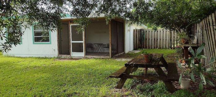 3722 Wilkinson Road Sarasota, FL 34233 - Photo 6 of 27