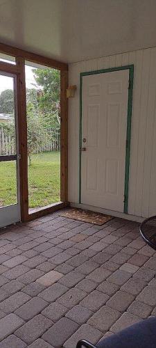 3722 Wilkinson Road Sarasota, FL 34233 - Photo 7 of 27