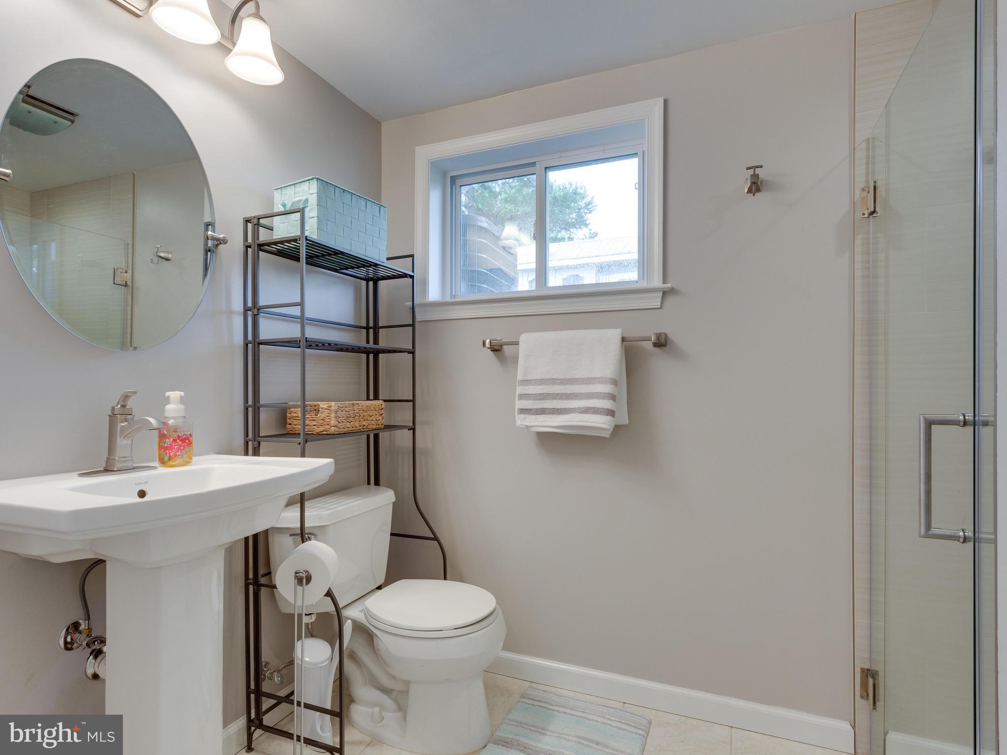 7108 Kerr Drive Springfield, VA 22150 - Photo 18 of 25 Bath