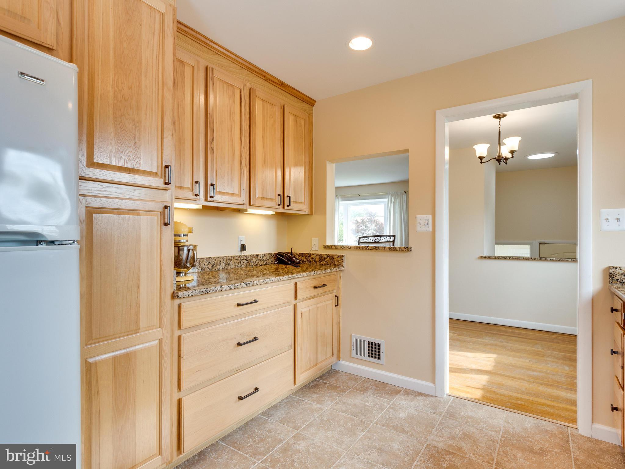 7108 Kerr Drive Springfield, VA 22150 - Photo 4 of 25 Kitchen