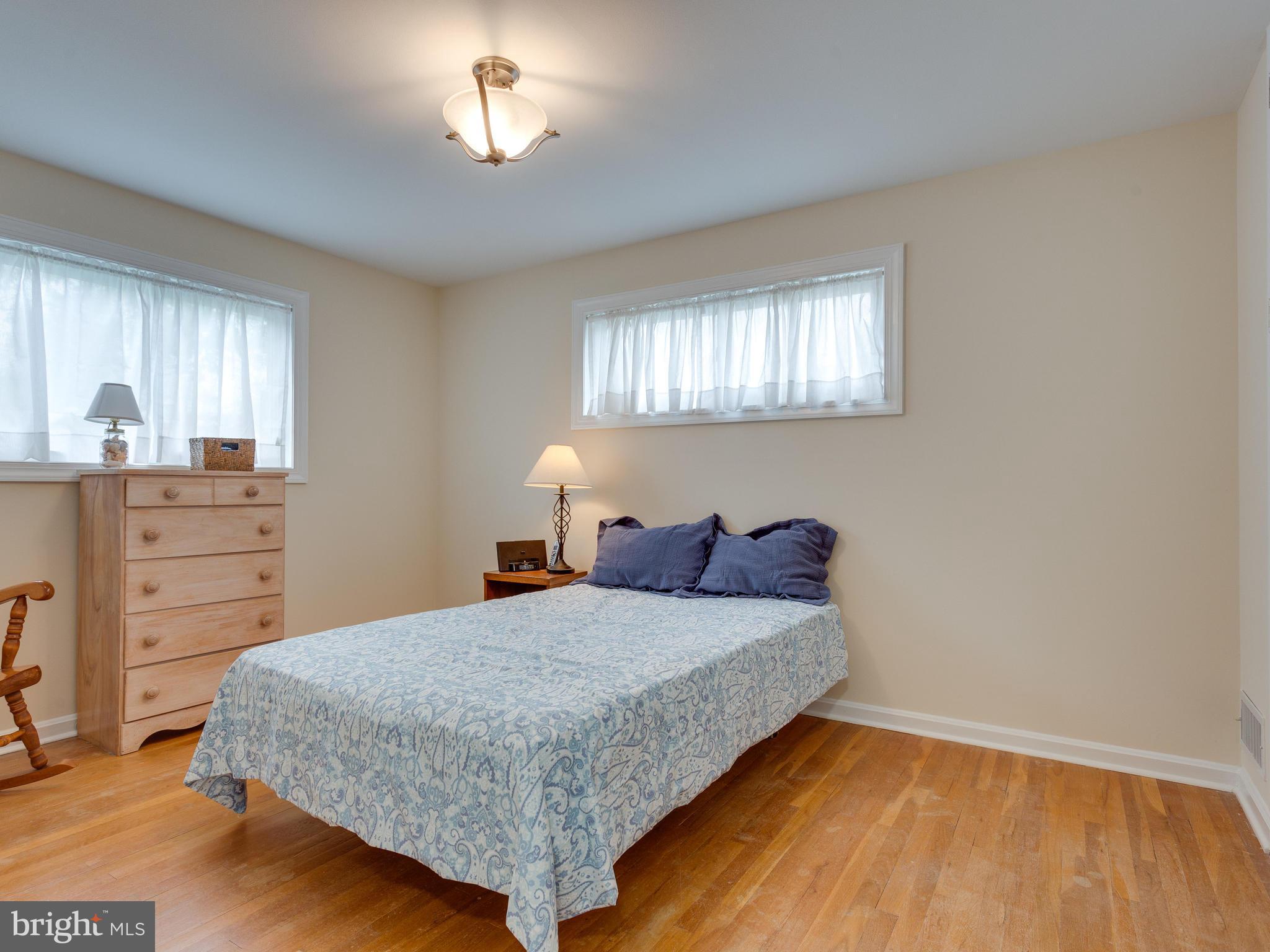 7108 Kerr Drive Springfield, VA 22150 - Photo 10 of 25 Bedroom (Master)
