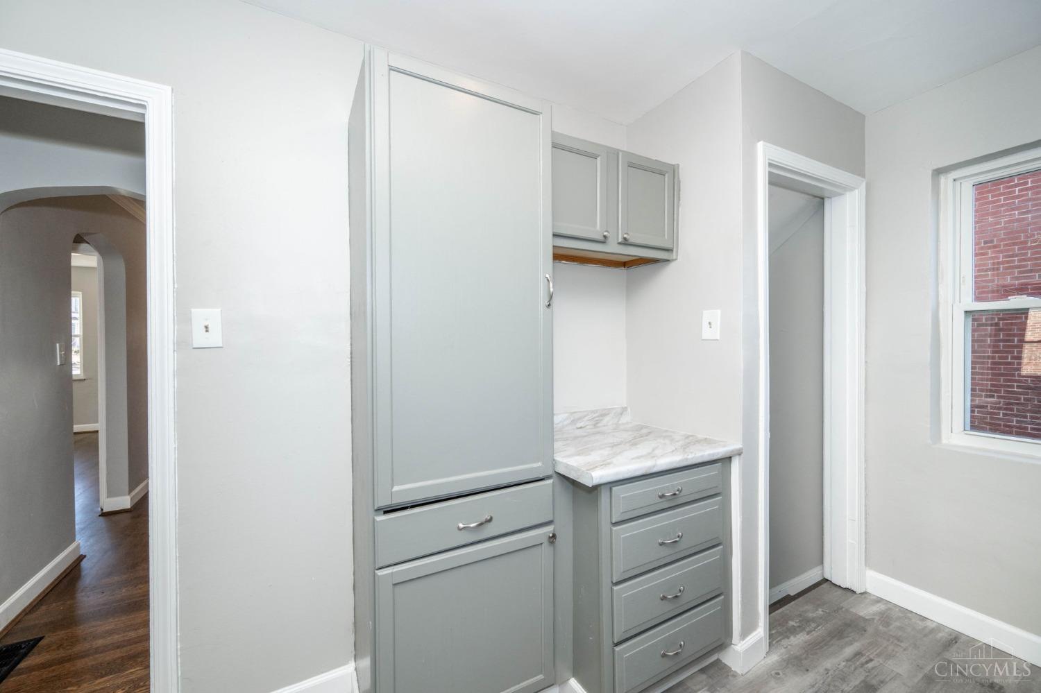 2413 Ferguson Road Cincinnati, OH 45238 - Photo 13 of 46