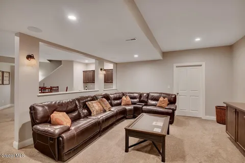 $1,199,000 | 11 Sundance Lane, Colonie, NY 12211