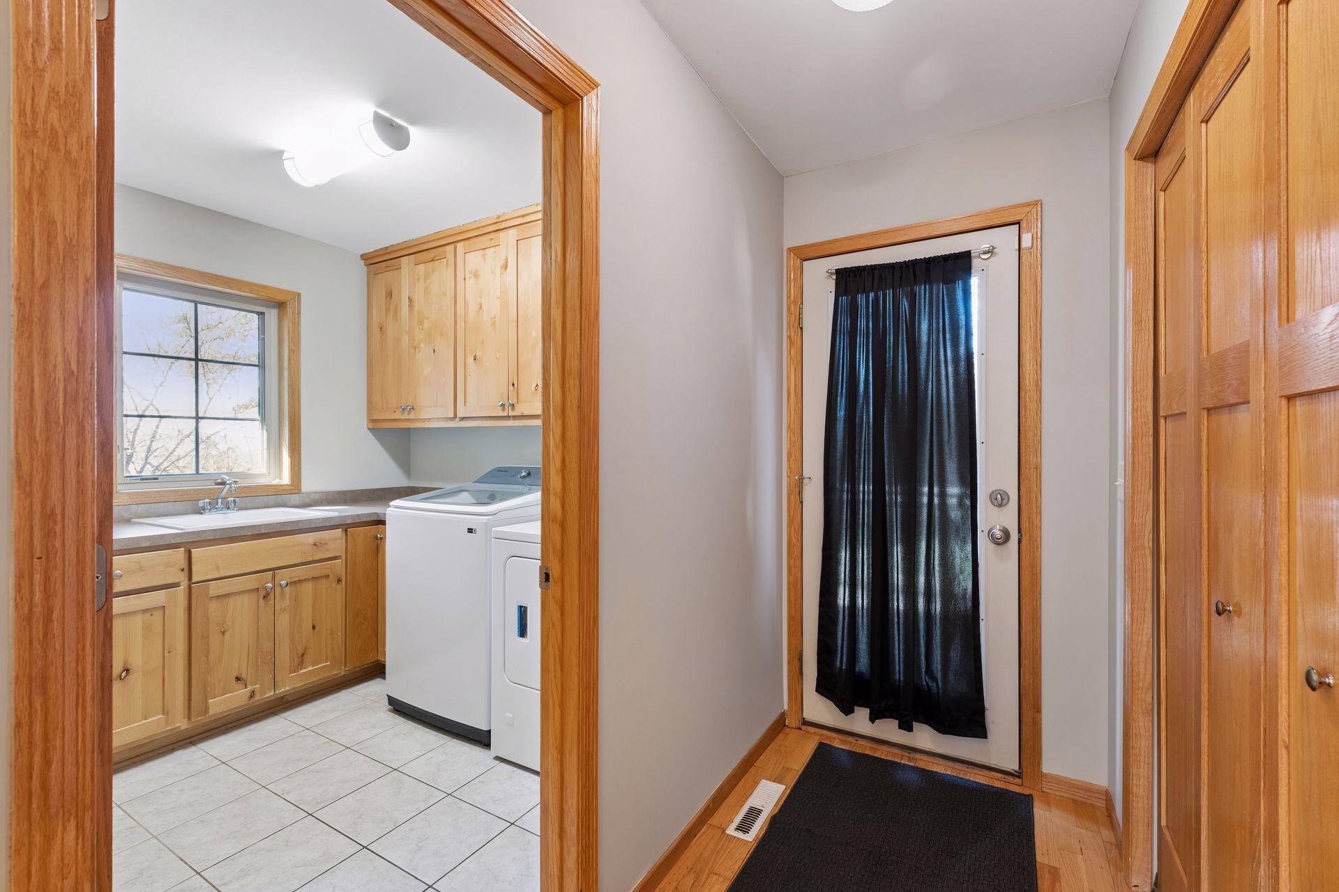 14721 Orchard Road Minnetonka, MN 55345 - Photo 11 of 31