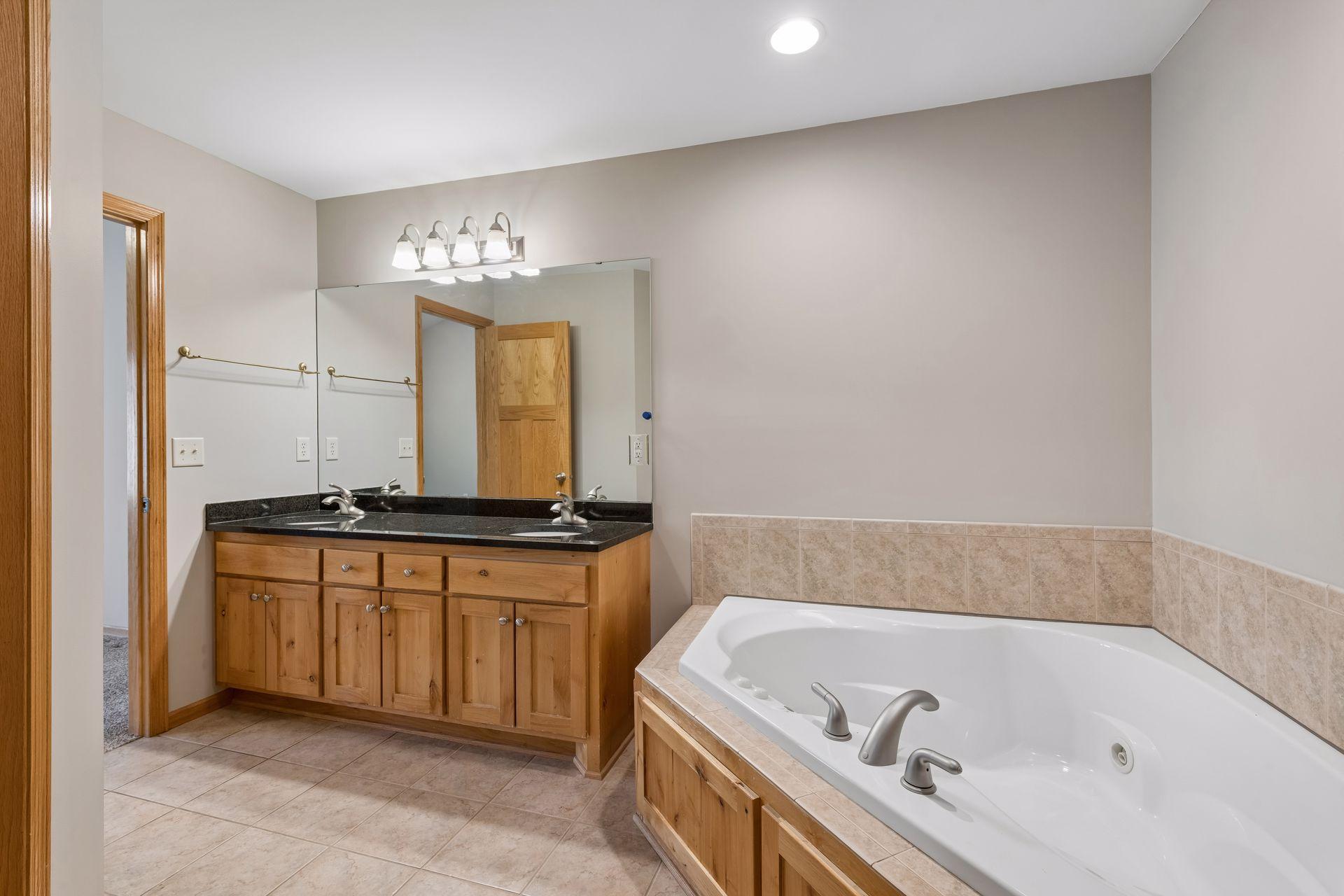 14721 Orchard Road Minnetonka, MN 55345 - Photo 15 of 31