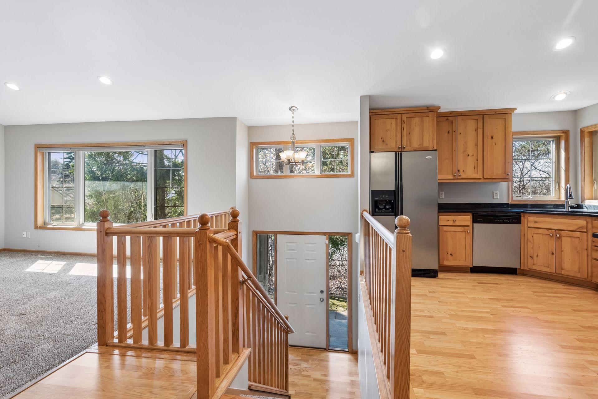 14721 Orchard Road Minnetonka, MN 55345 - Photo 3 of 31