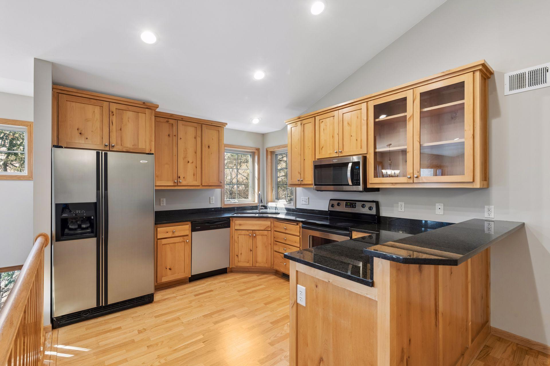 14721 Orchard Road Minnetonka, MN 55345 - Photo 4 of 31