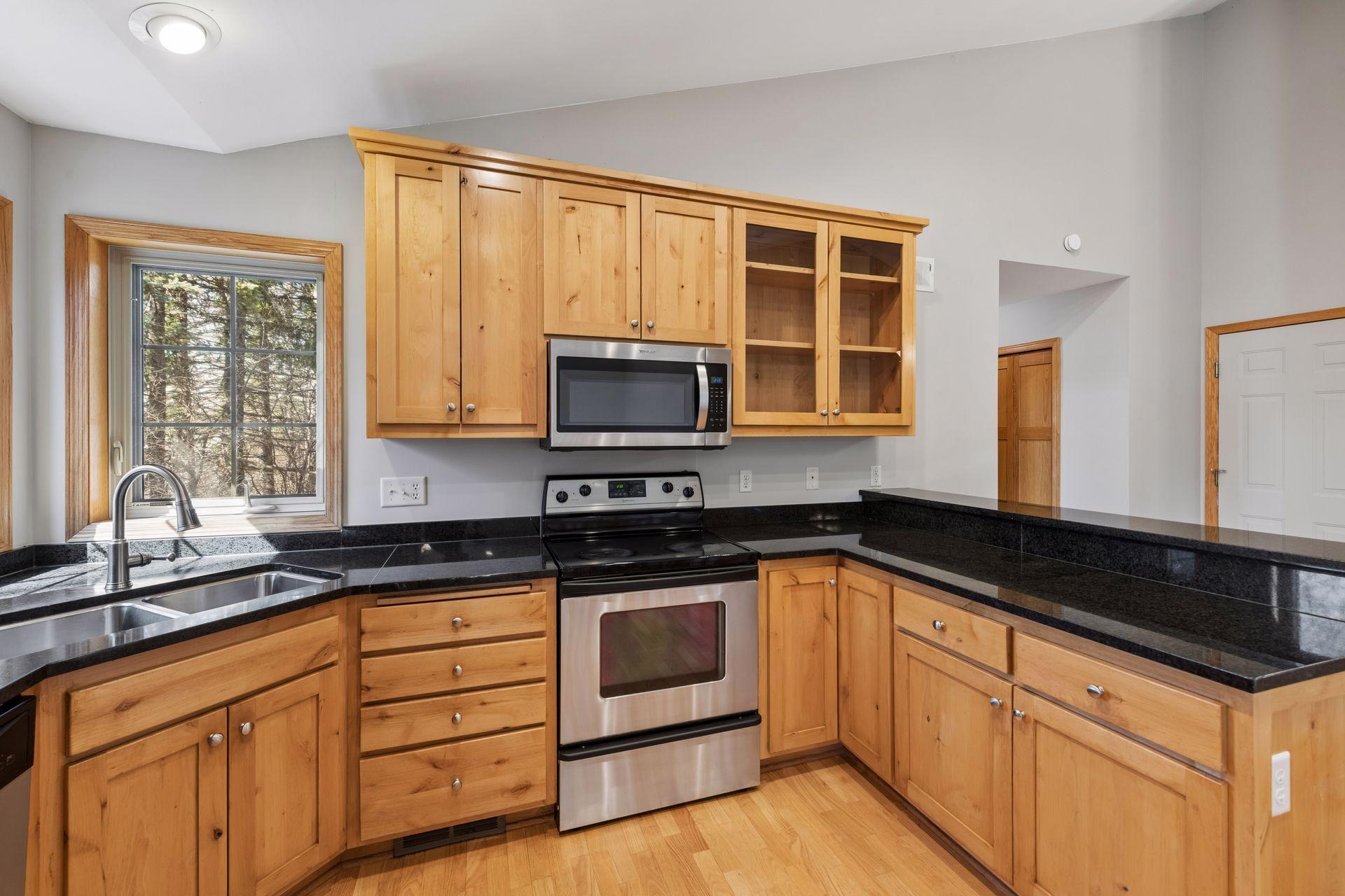 14721 Orchard Road Minnetonka, MN 55345 - Photo 5 of 31