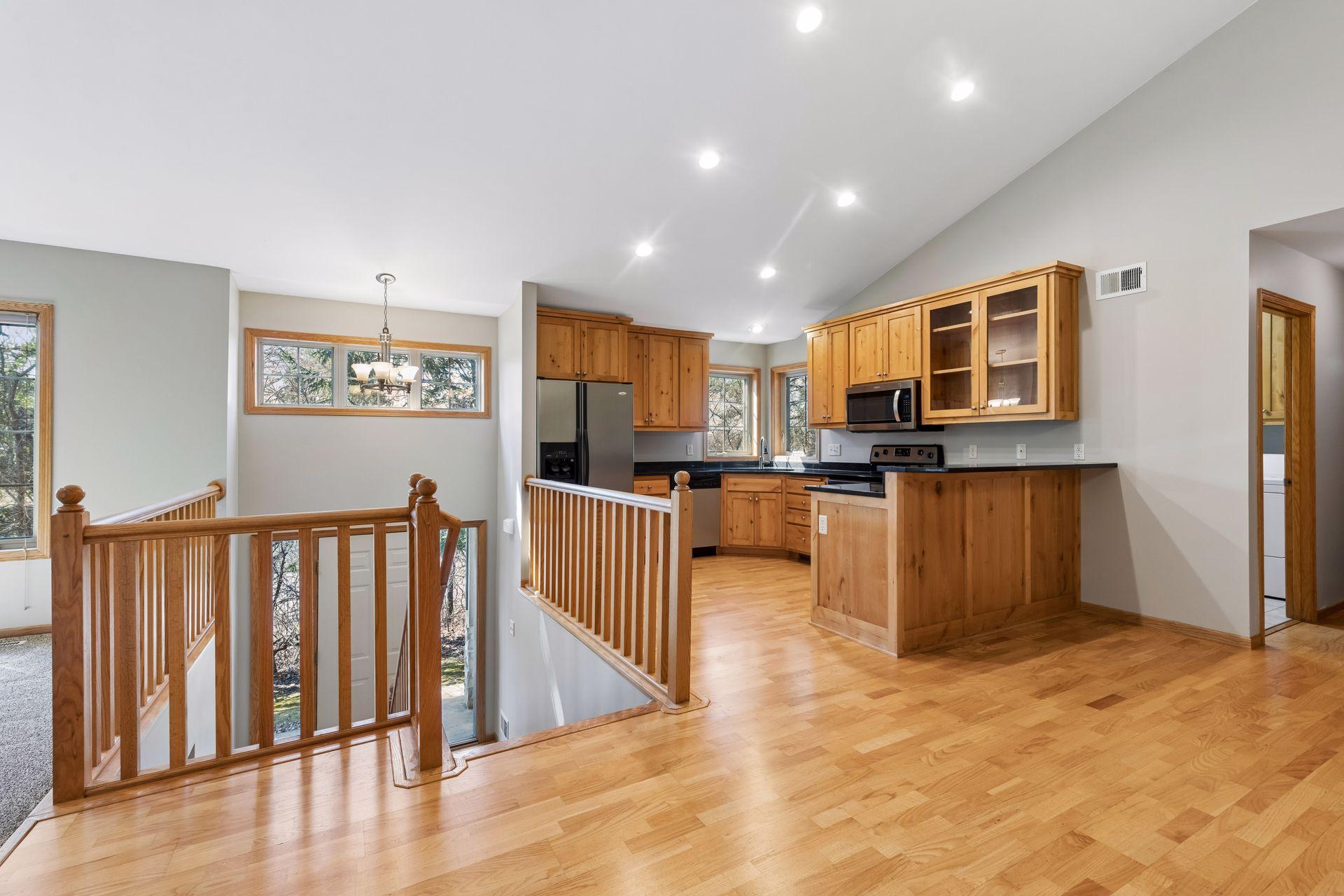 14721 Orchard Road Minnetonka, MN 55345 - Photo 6 of 31