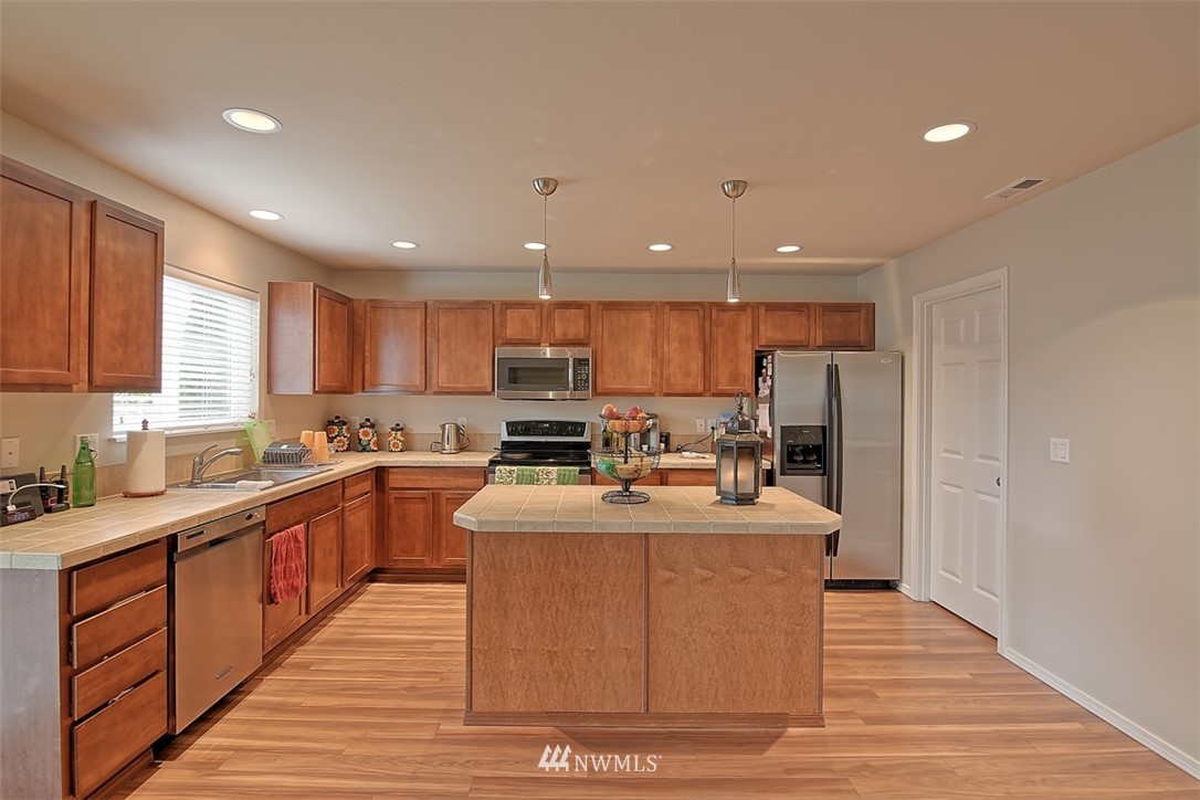 15424 39th Avenue Southeast Bothell, WA 98012 - Photo 8 of 24