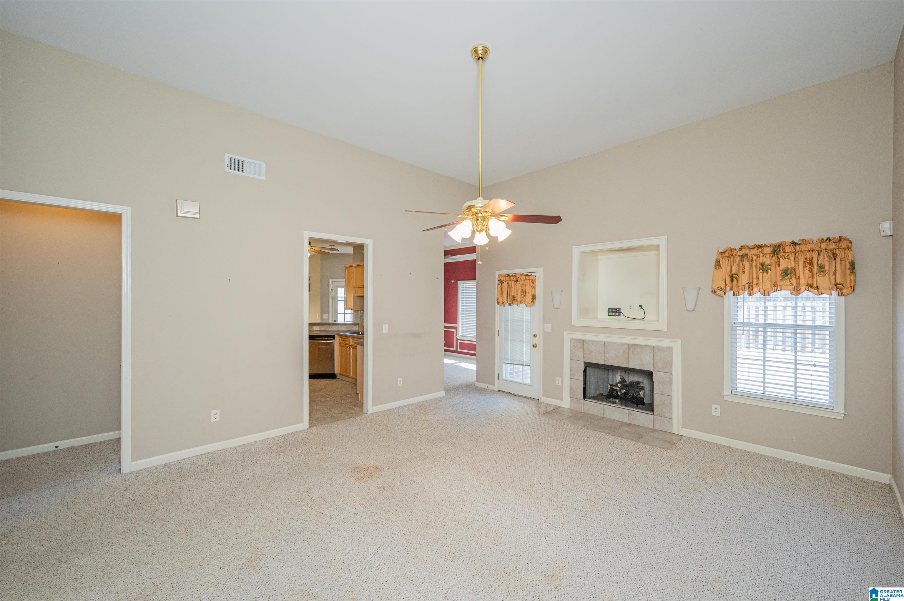 124 Churchill Drive Alabaster, AL 35114 - Photo 7 of 43