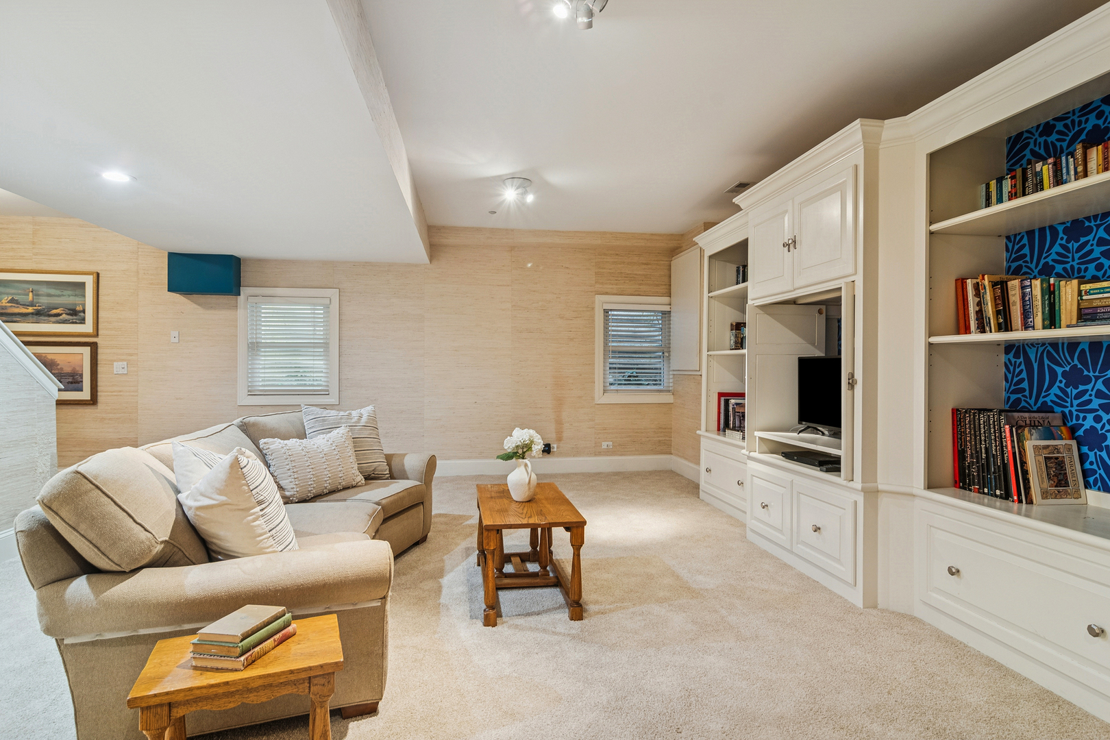 320 Washington Street Barrington, IL 60010 - Photo 23 of 34 a living room with furniture and a book shelf