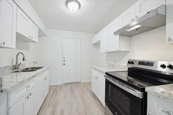 $1,095 | 5111 Clover Street, Unit B, Houston, TX 77033