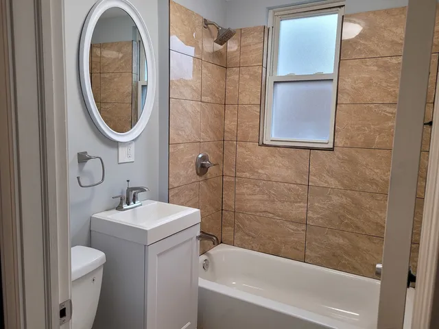 $2,000 | 8617 South Bennett Avenue, Chicago, IL 60617
