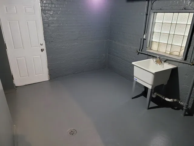 $2,000 | 8617 South Bennett Avenue, Chicago, IL 60617