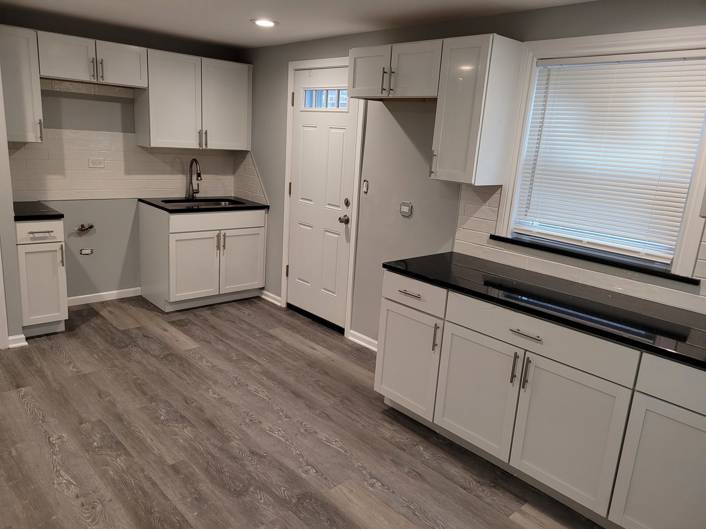 8617 South Bennett Avenue Chicago, IL 60617 - Photo 5 of 18