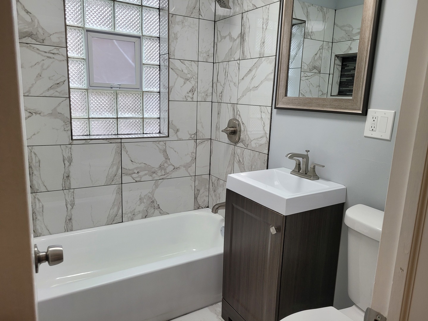 8617 South Bennett Avenue Chicago, IL 60617 - Photo 8 of 18