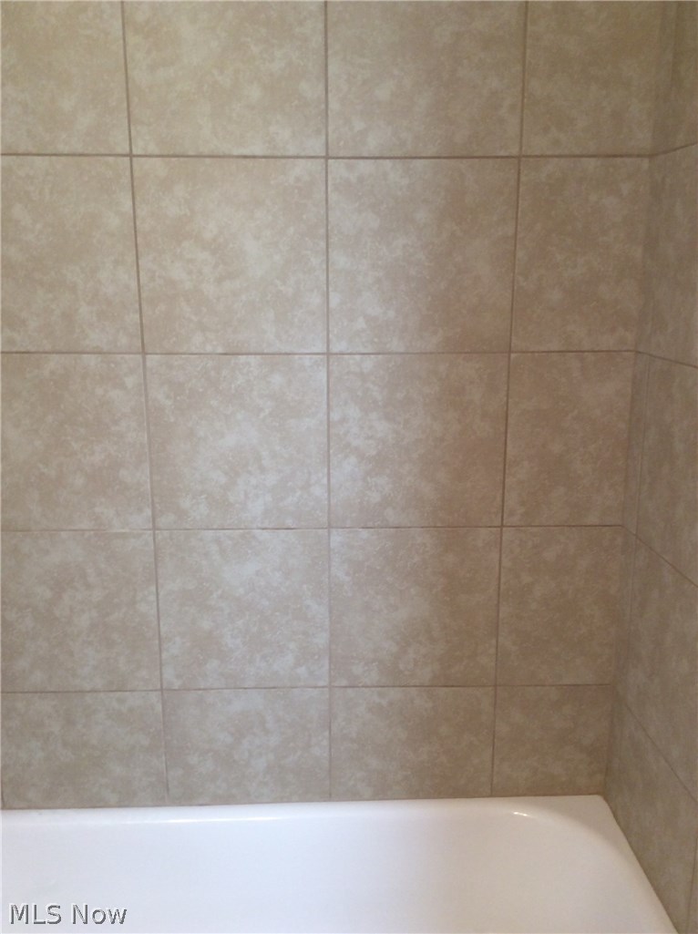 2107 Rossmoor Road Cleveland Heights, OH 44118 - Photo 13 of 20