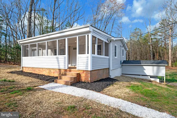 $379,800 | 5200 Hams Ford Road, Woodford, VA 22580