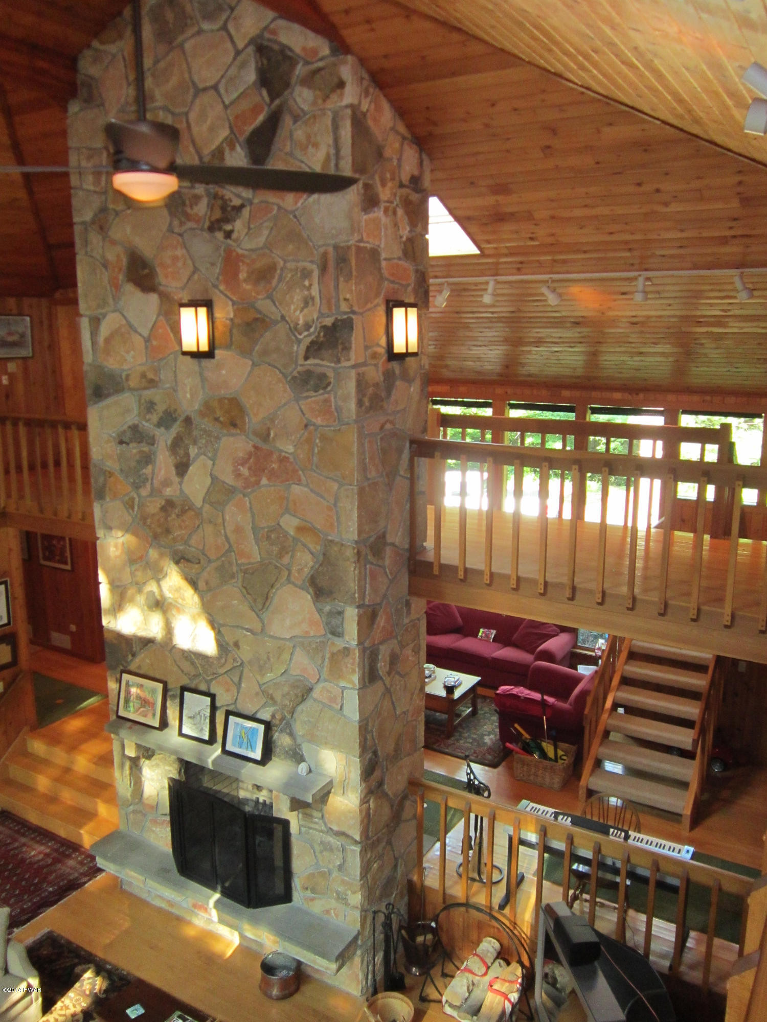 135 West Lk Road Greentown, PA 18426 - Photo 17 of 63