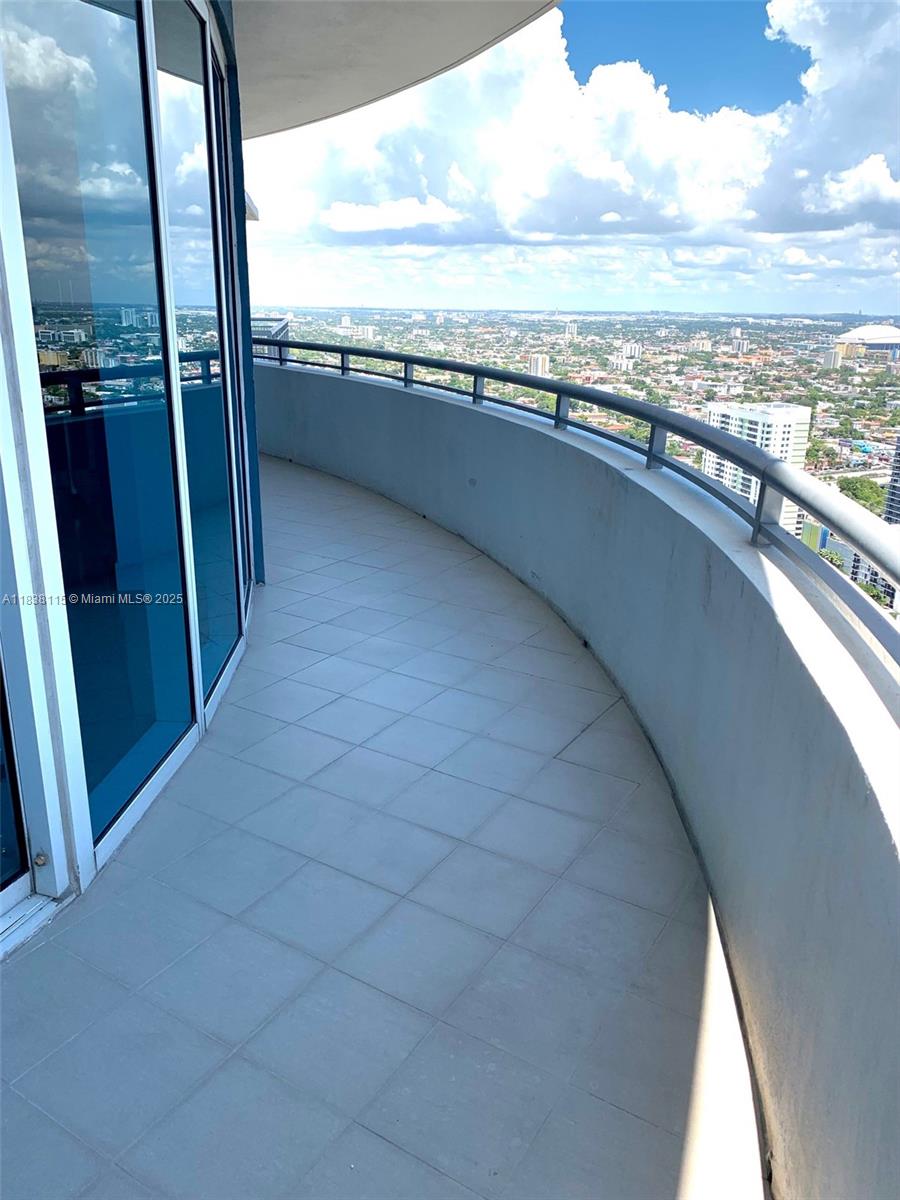 60 Southwest 13th Street, Unit 3826 Miami, FL 33130 - Photo 8 of 29 a view of city and ocean
