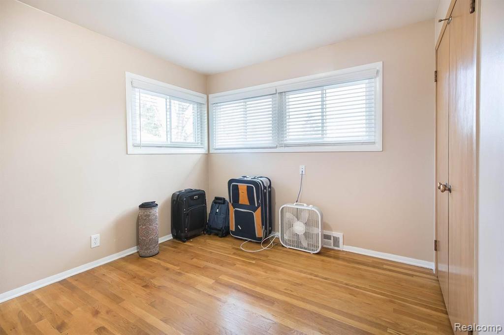 32315 Middlebelt Road Farmington Hills, MI 48334 - Photo 17 of 24