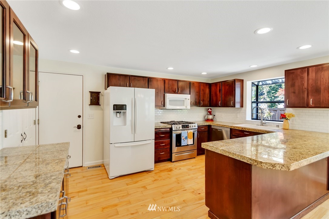 17331 18th Avenue Southeast Bothell, WA 98012 - Photo 11 of 26