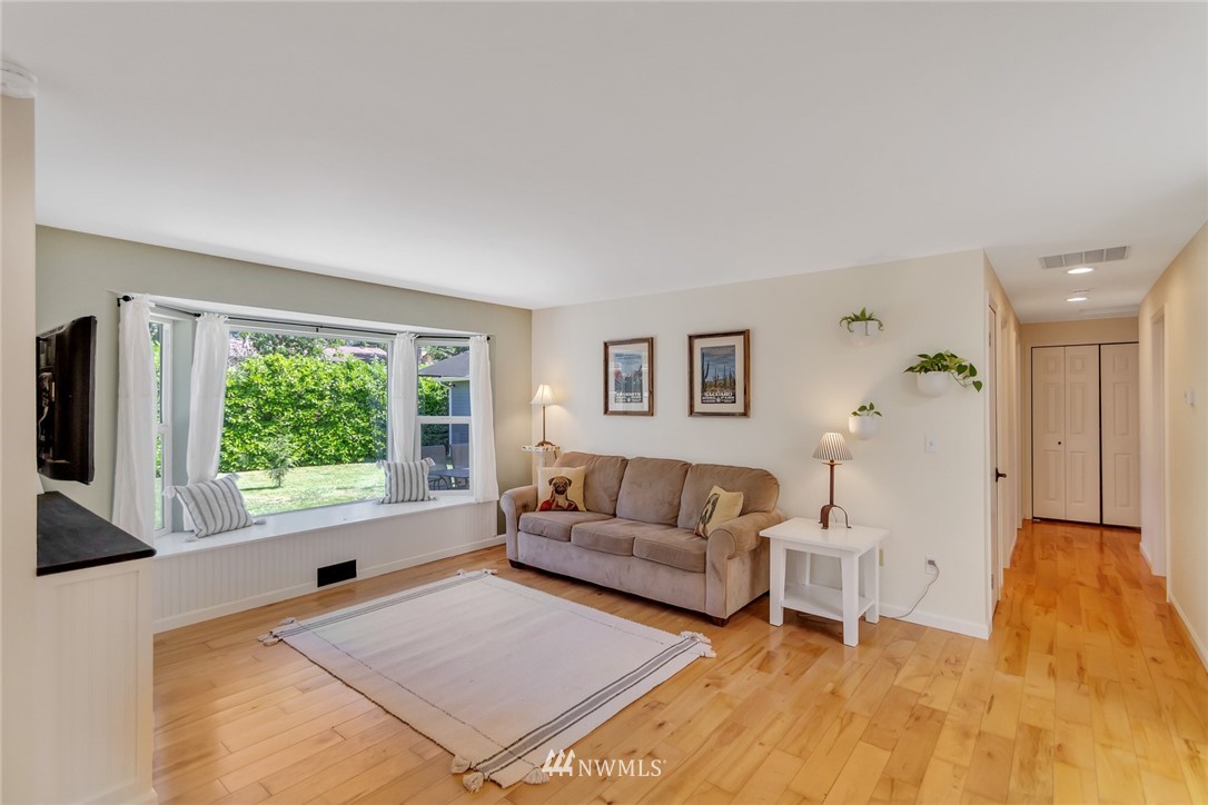 17331 18th Avenue Southeast Bothell, WA 98012 - Photo 4 of 26
