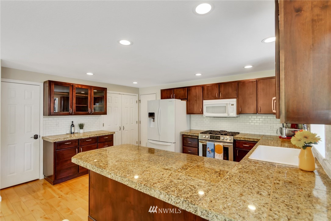 17331 18th Avenue Southeast Bothell, WA 98012 - Photo 10 of 26