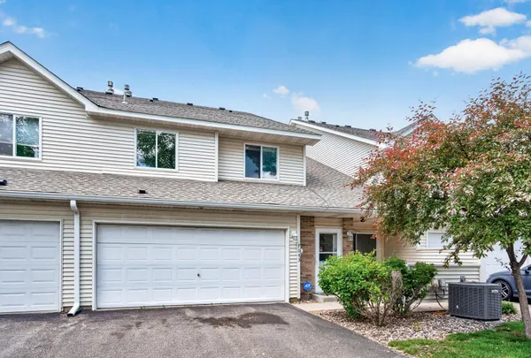 $230,000 | 7043 48th Street North, Oakdale, MN 55128
