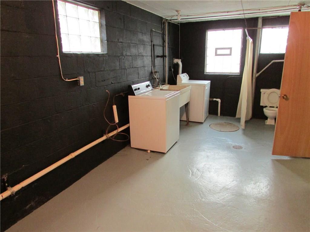 380 Pointview Road Brentwood, PA 15227 - Photo 23 of 25 Laundry room and extra toilet on lower level