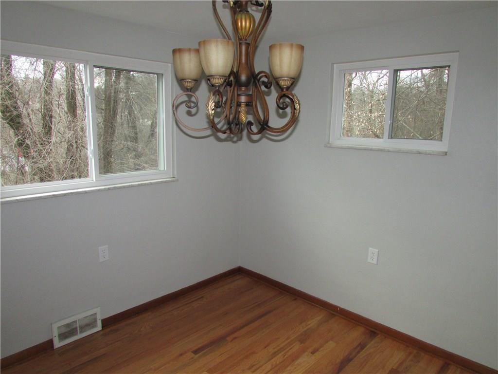 380 Pointview Road Brentwood, PA 15227 - Photo 8 of 25 Dining Room
