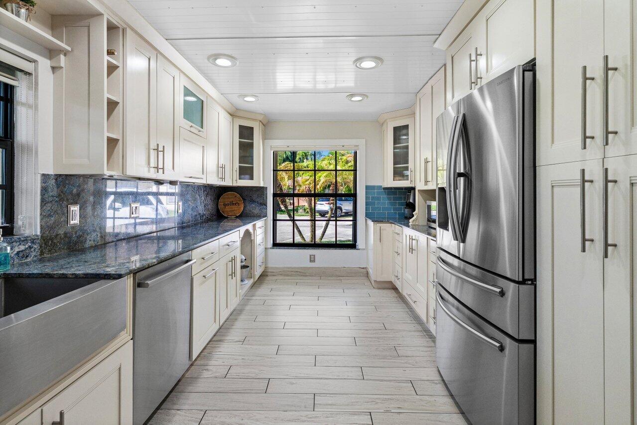 20784 Boca Ridge Drive North Boca Raton, FL 33428 - Photo 12 of 39 KITCHEN