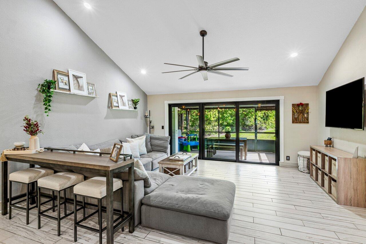 20784 Boca Ridge Drive North Boca Raton, FL 33428 - Photo 6 of 39 LIVING ROOM