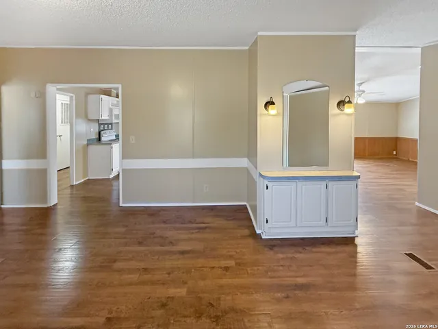 $1,800 | 3865 Farm To Market 165, Unit B, Blanco, TX 78606