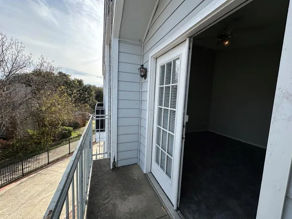 $1,150 | 9823 Summerwood Circle, Unit 1004, Dallas, TX 75243