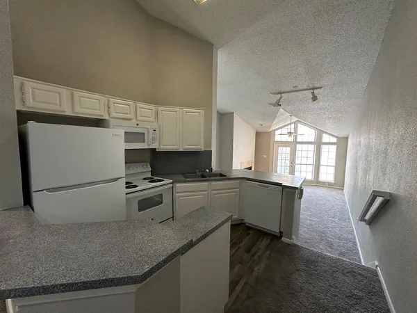 $1,150 | 9823 Summerwood Circle, Unit 1004, Dallas, TX 75243