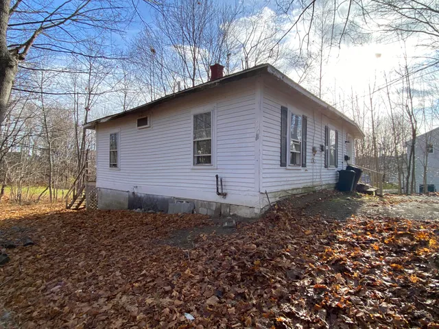 $115,000 | 12 Crescent Street, Milo, ME 04463