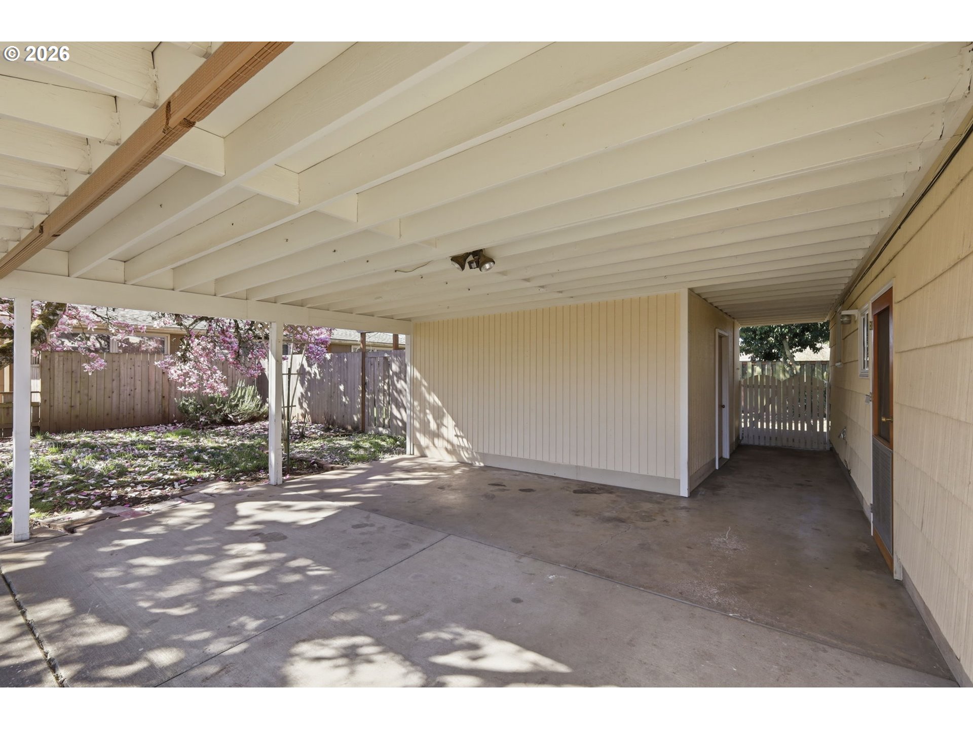 1090 Corydon Street Eugene, OR 97401 - Photo 37 of 47 Carport